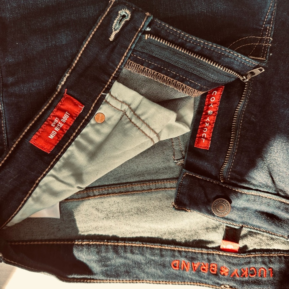 Lucky Brand Indigo Denim Jeans with Red Details - Picture 2 of 6